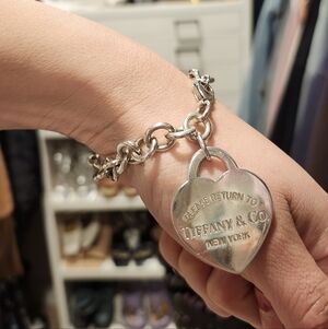 Tiffany & Co. Silver X EXTRA LARGE Heart Tag Chain Link Bracelet